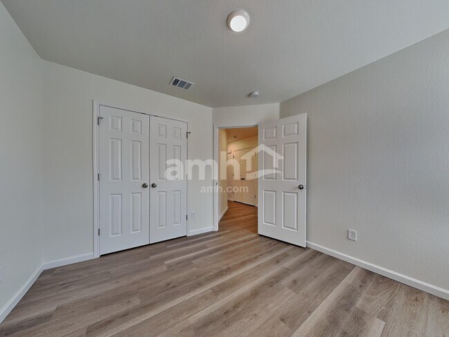 Building Photo - 7505 Fossil Lake Dr