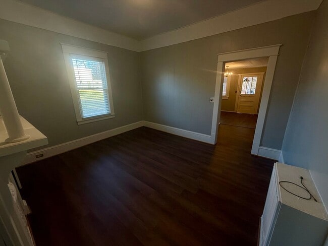 Building Photo - Classic 3/2 Farmhouse Charm with Modern Comfort & Room to Breathe