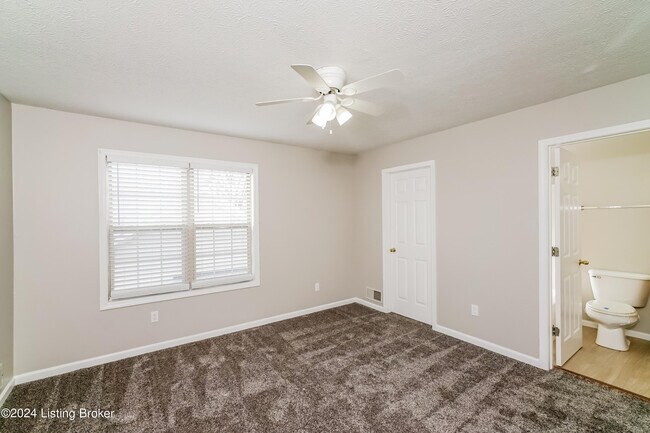 Building Photo - 5507 Woodcross Pl