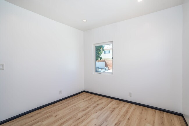 Bedroom 2 - 1711 S Ridgeley Dr