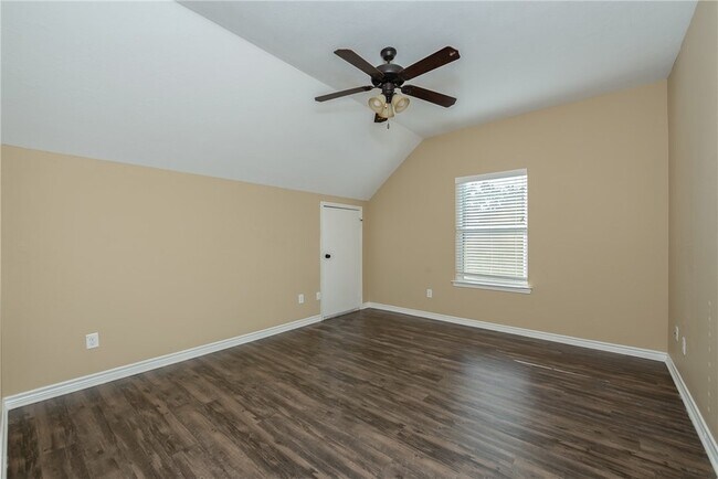 Building Photo - 3361 Keefer Loop