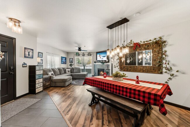 Building Photo - Furnished 2BR/2BA Breckenridge Condo | Garage, Fireplace & Hot Tubs | Available Oct. 1
