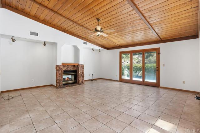Building Photo - 4000 James Dr