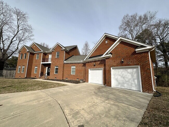 Building Photo - 3121 Deans Ct