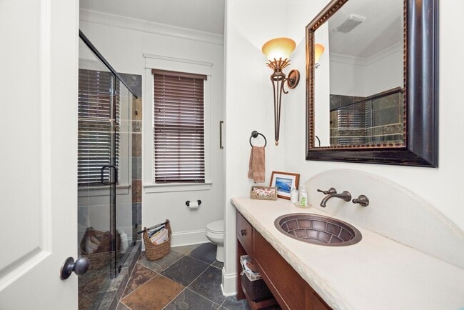 Building Photo - 4603B Lealand Ln