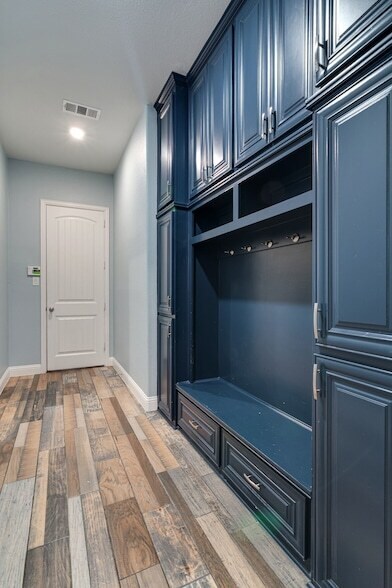 Building Photo - 4152 Las Colina Dr