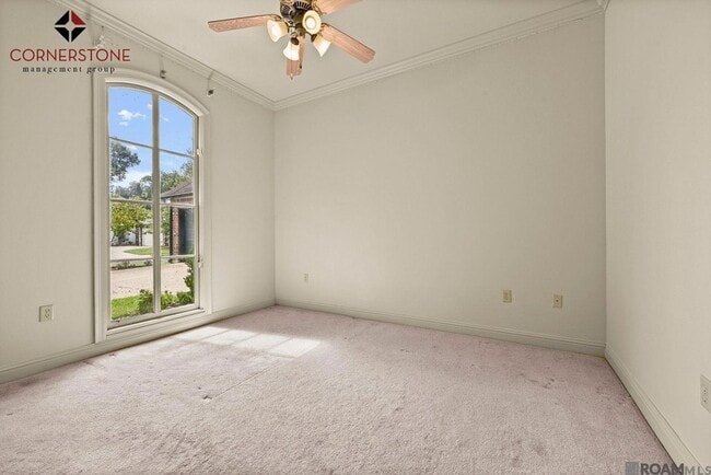 Building Photo - 8564 Grand View Dr