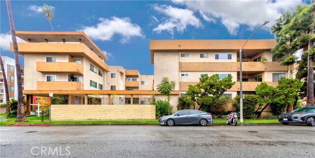 Building Photo - 358 S Gramercy Pl