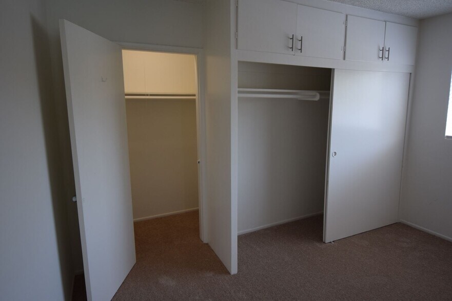 Building Photo - 5230 Vesper Ave
