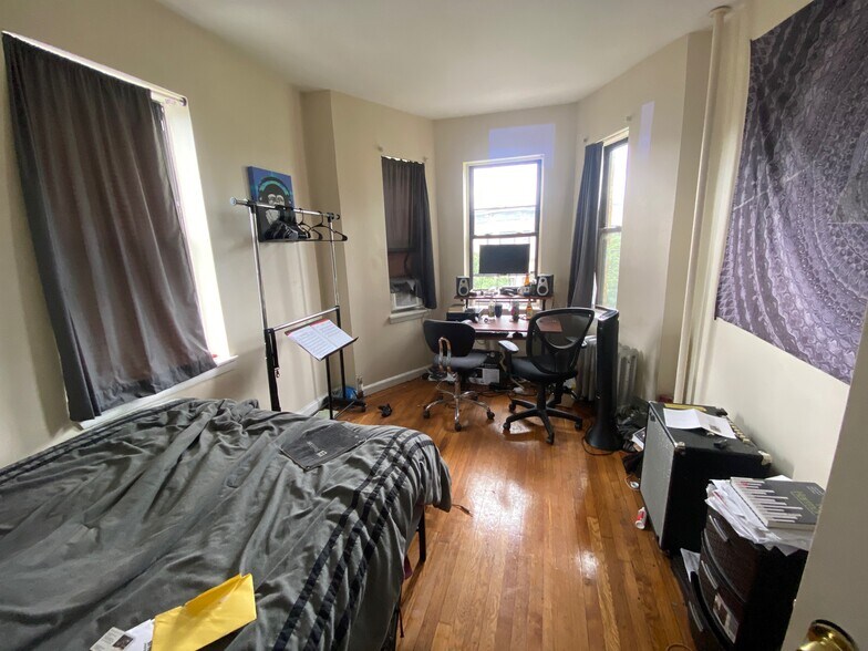 Building Photo - 45 Hemenway St