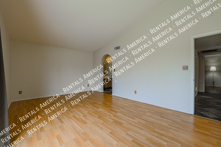 Building Photo - 2160 S Catarina-