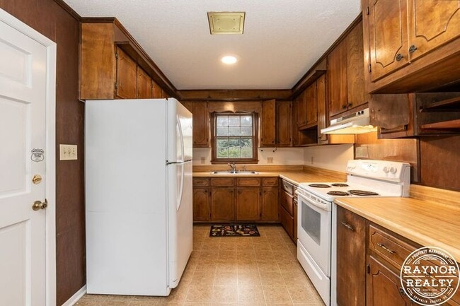 Building Photo - 2198 NC-561