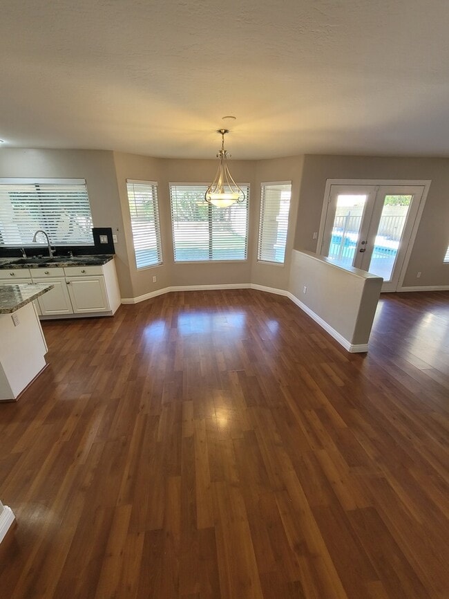 Building Photo - Two story 4/3 for rent in NE Phoenix