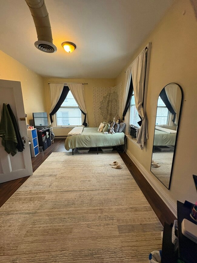 Building Photo - 509 Monroe Ave