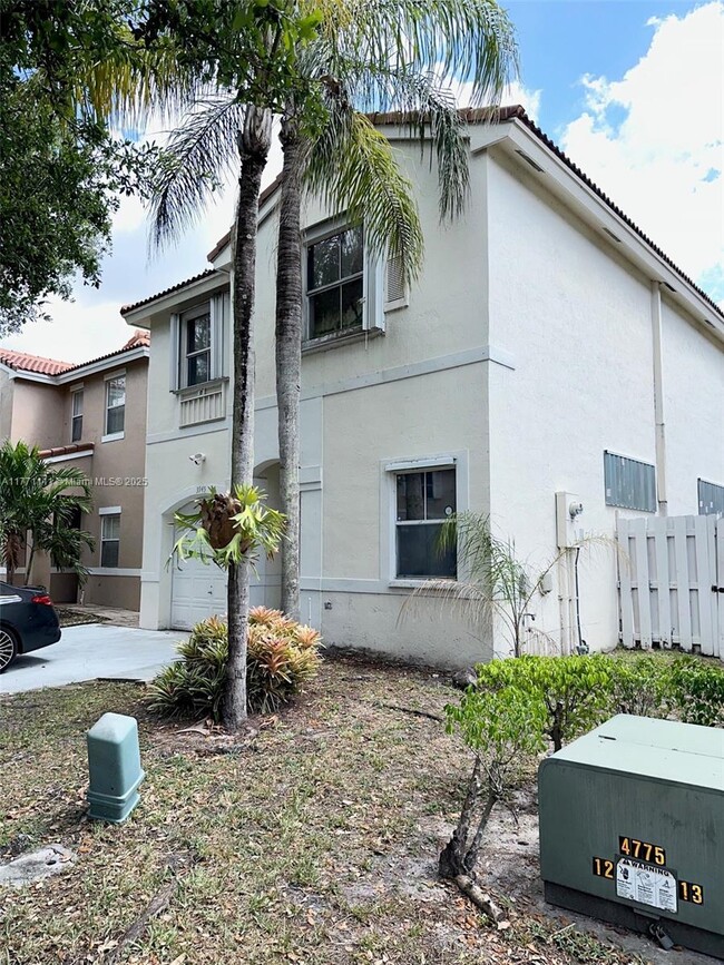 Building Photo - 3945 Fern Forest Rd