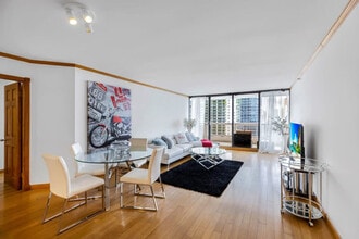 Building Photo - 1717 N Bayshore Dr