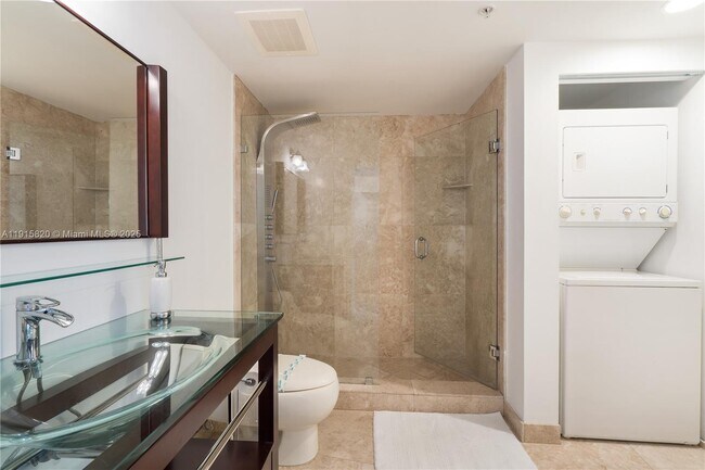 Building Photo - 1750 N Bayshore Dr