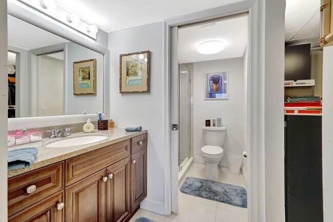 Building Photo - 1401 SW 128th Terrace