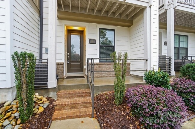 Building Photo - 1312 Nandina St