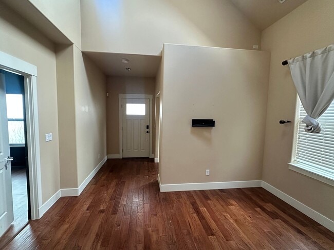 Building Photo - Vaulted Ceilings & Loft – Charming 3 Bedroom Home