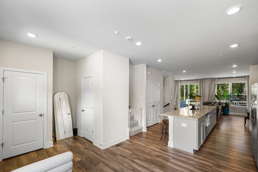 Building Photo - 2802 Bridgewater Dr
