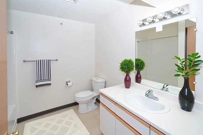 Building Photo - Oates Estates Apartments