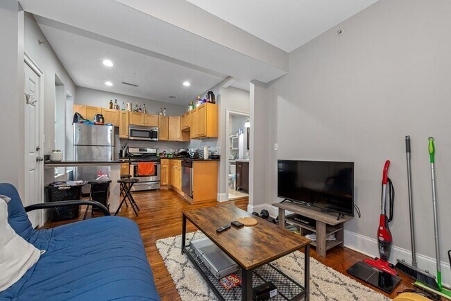 Building Photo - 4 BED 2 BATH MISSION HILL
