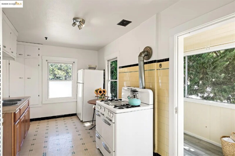 Building Photo - 1412 Peralta Ave