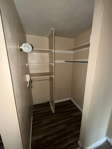 Building Photo - 13955 Superior Rd