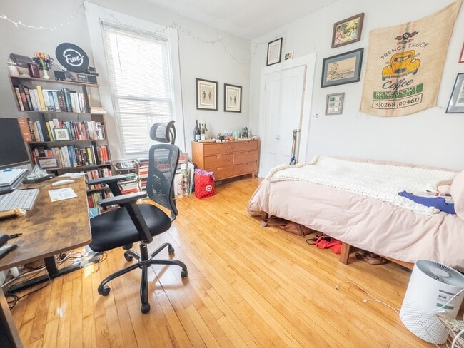 Building Photo - 35 Essex St