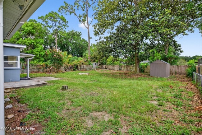 Building Photo - 6190 Mercer Cir E