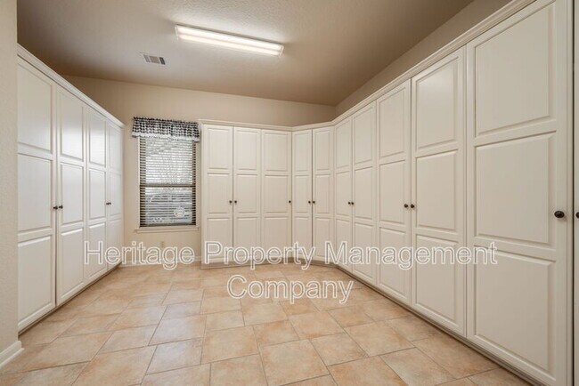 Building Photo - 2162 River Way