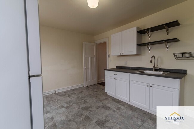 Building Photo - 414 Elrino St
