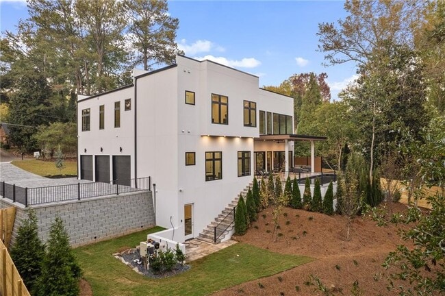 Building Photo - 19 Spruell Springs Rd