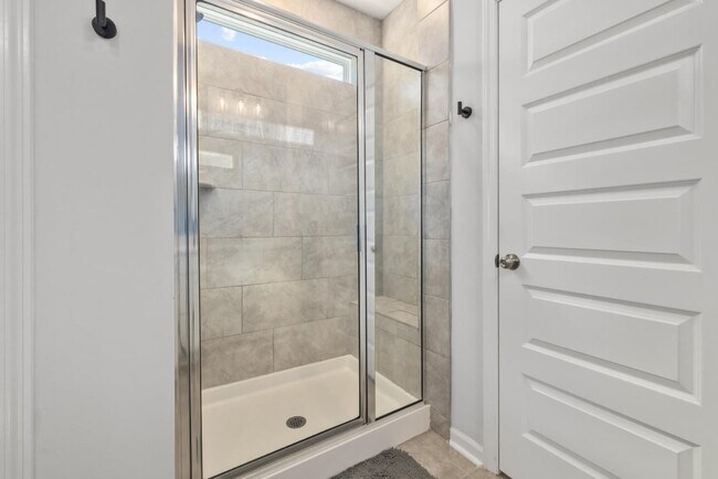 Building Photo - 135 Empyrean Cir