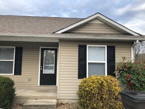 Building Photo - "Charming 2-Bedroom Retreat with 2 Full Baths in Cookeville – Spacious 1082 Sq Ft Living!"