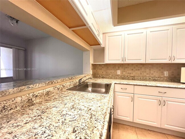 Building Photo - 12550 SW 15th St