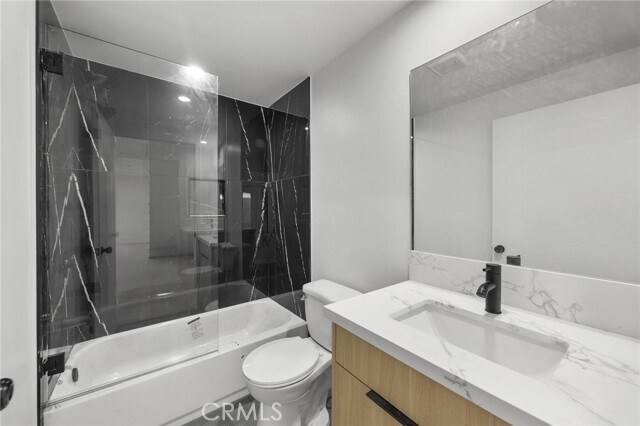 Building Photo - 4513 Rosewood Ave