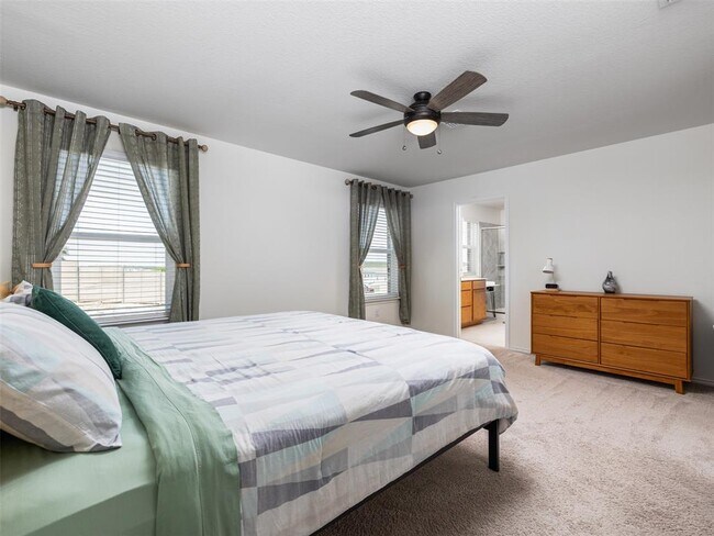 Building Photo - 7106 Summer Tanager Dr