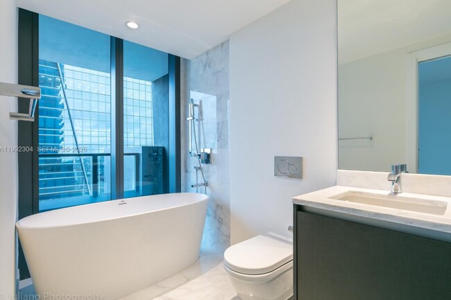 Building Photo - 1451 Brickell Ave