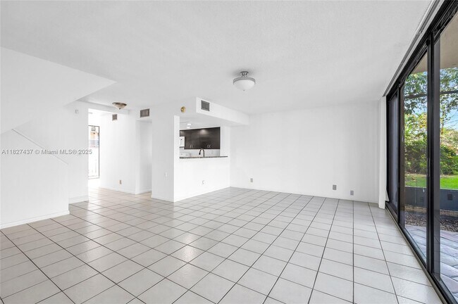 Building Photo - 2821 SW 87th Ave