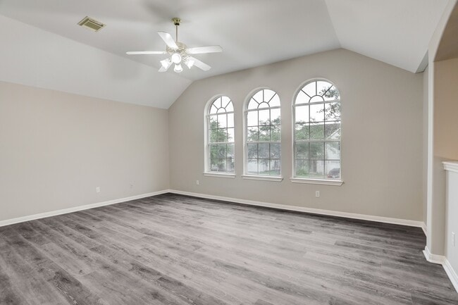 Building Photo - 3924 Highland Vale Ct