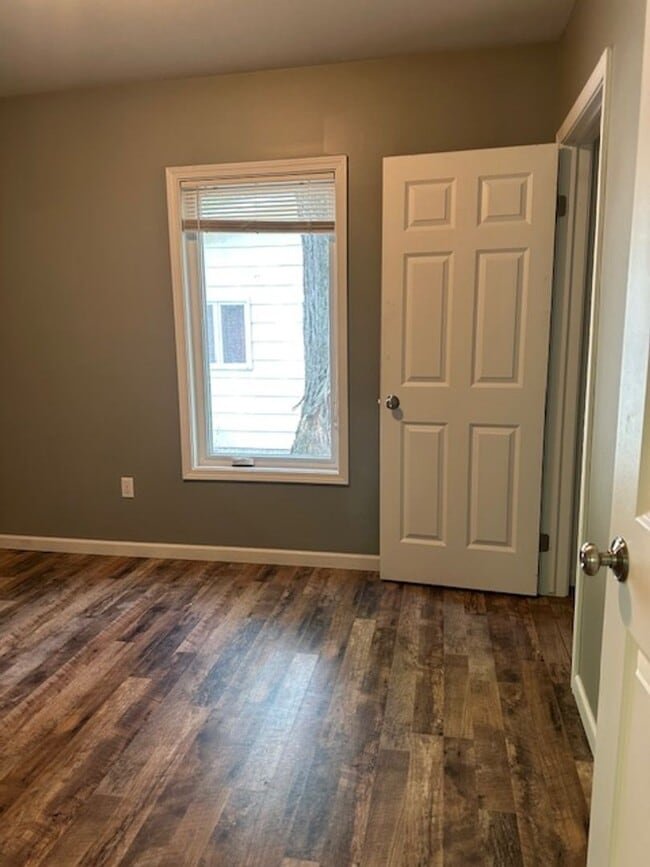 Building Photo - Charming 2-Bedroom Home in the Heart of Fairport Available Now