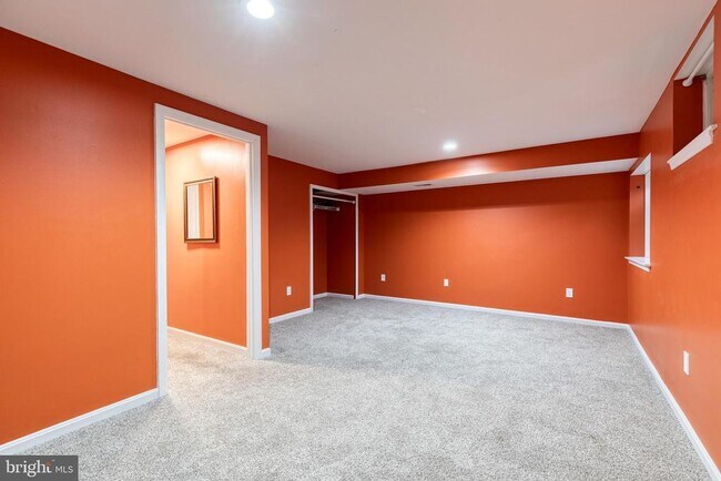 Building Photo - 684 Lions Gate Ln