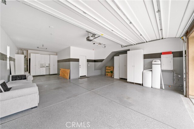 Building Photo - 46239 Lone Pine Dr