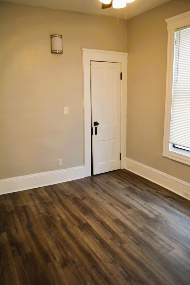 Building Photo - 6613 Wakefield Ave