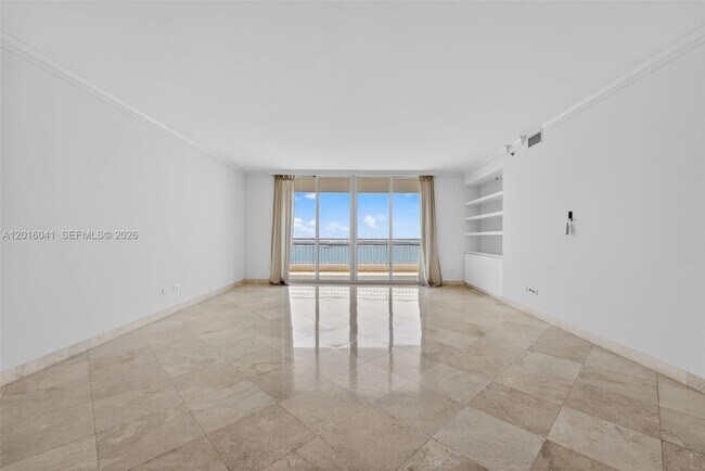Building Photo - 808 Brickell Key Dr