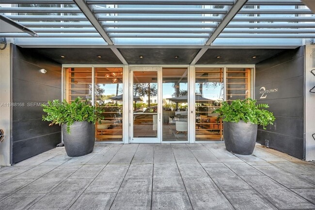 Building Photo - 3451 NE 1st Ave