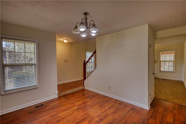 Building Photo - 2475 Nugget Dr SW