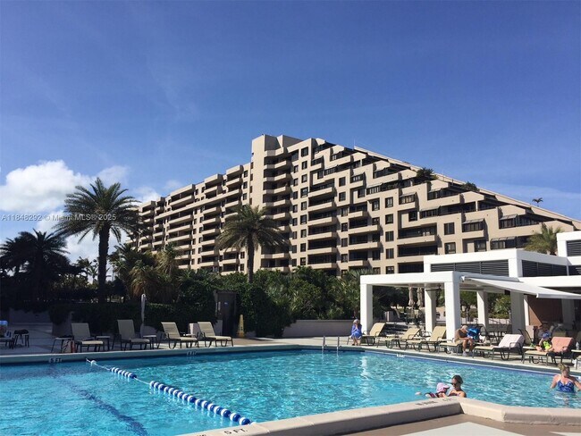 Building Photo - 251 Crandon Blvd